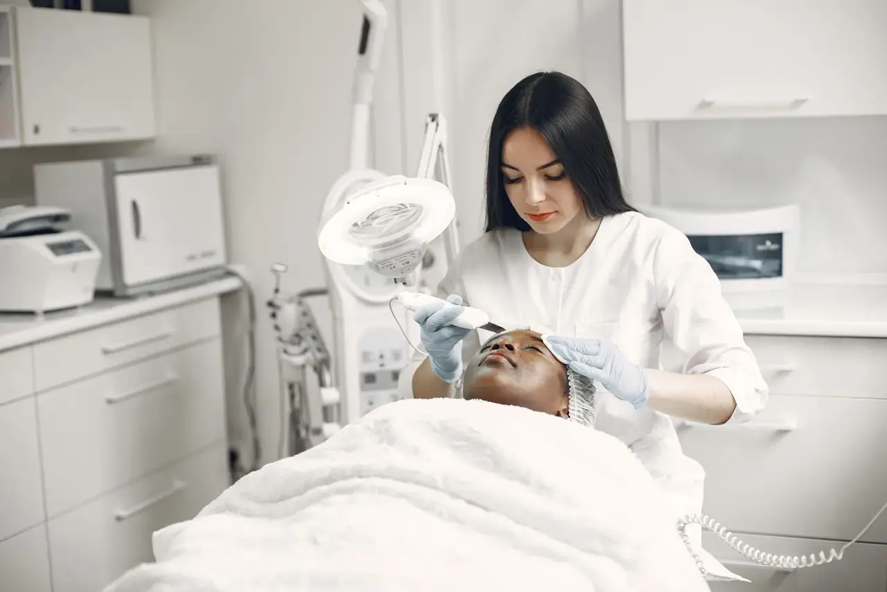 Como Escolher um Gestor de Google Ads para Clínica de Estética: O Que Avaliar Antes de Contratar