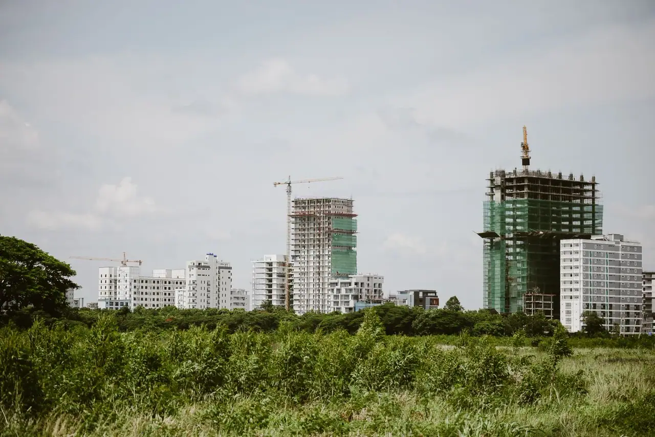 Google Ads para Construtora na Grande São Paulo: Por Que Separar a Campanha por Cidade