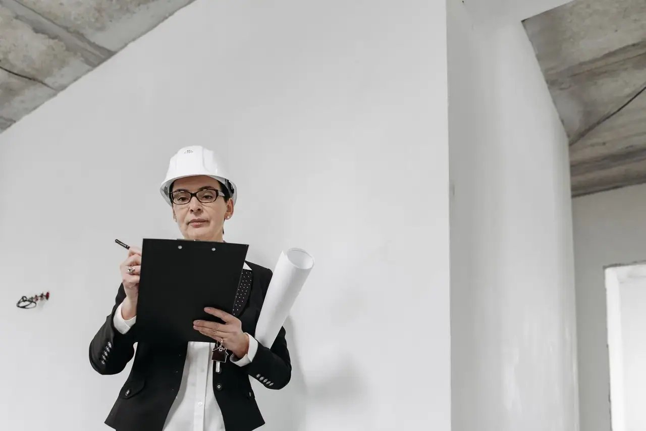 Por Que Seus Leads de Google Ads para Engenharia Querem Laudo Grátis (e Como Resolver)