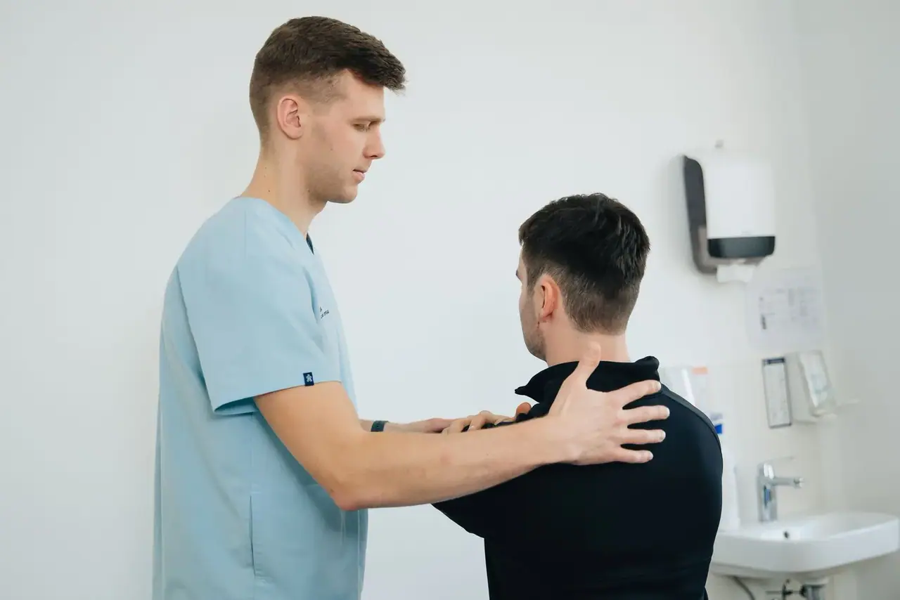 Google Ads ou Meta Ads para Clínica de Fisioterapia: Qual Traz Mais Paciente?